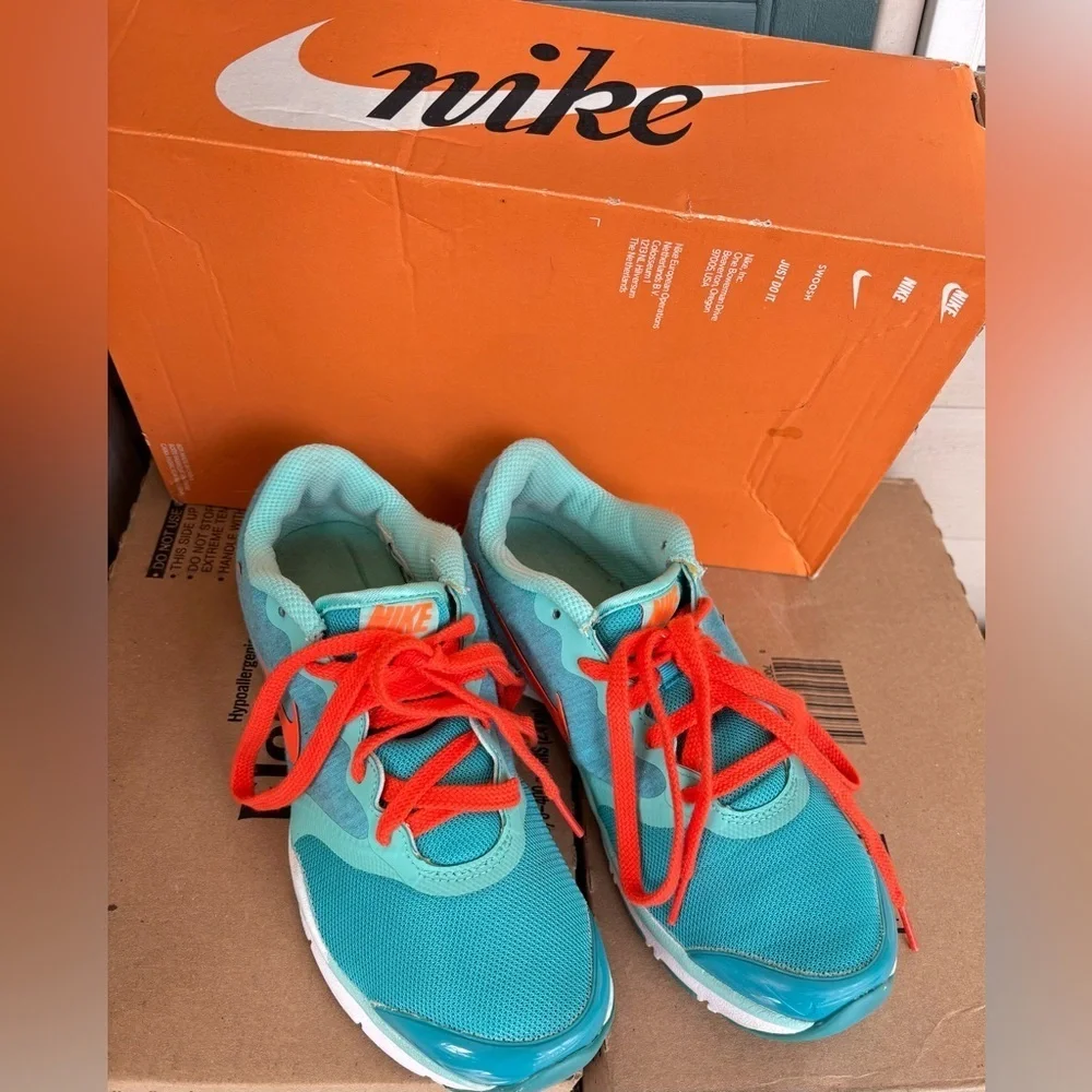 Nike women’s Running Sneakers